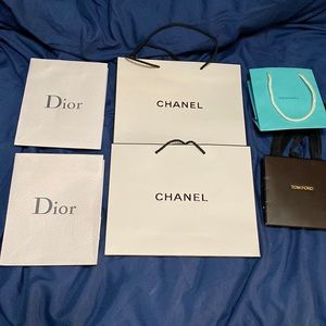 Shopping bags empty 🛍️